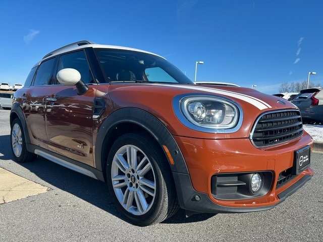 2017 MINI Countryman Base's photo