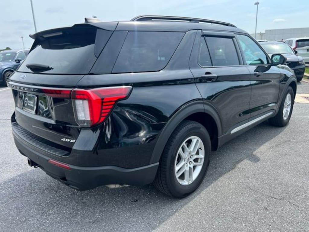 Used 2025 Ford Explorer Active SUV