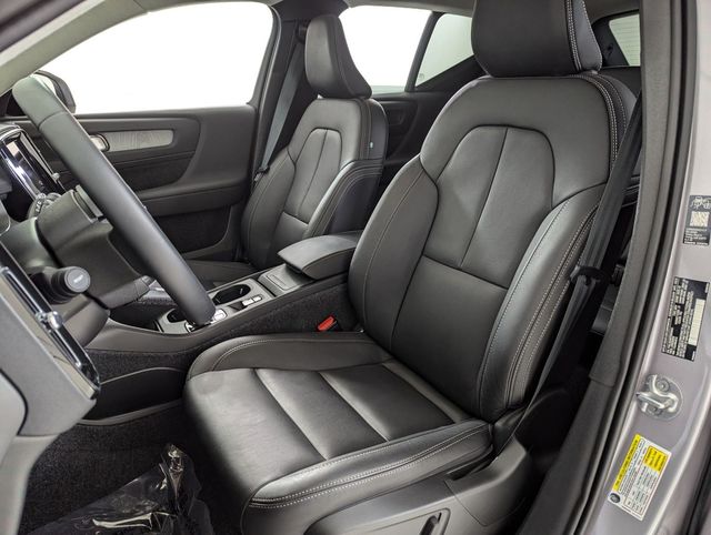 2026 Volvo XC40 Core - Photo 9