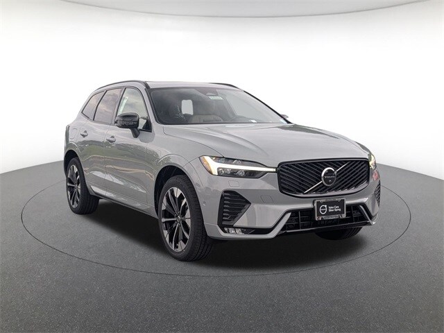 2026 Volvo XC60 B5 Plus photo 3
