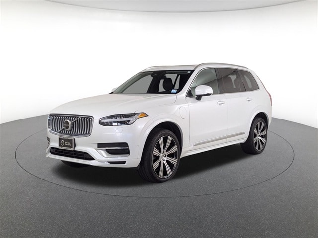 2023 Volvo XC90 Plus's photo
