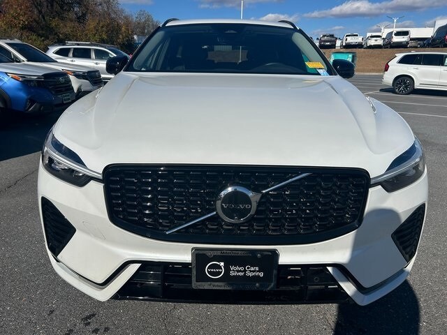 2025 Volvo XC60 B5 Plus photo 2