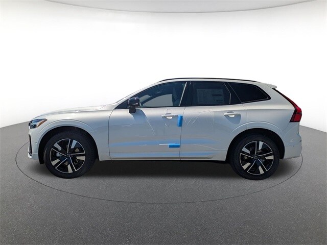 2026 Volvo XC60 B5 Plus photo 2