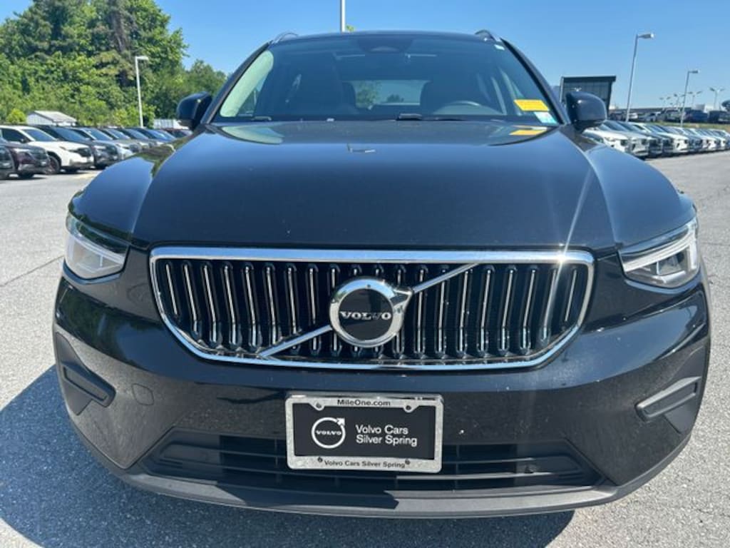 Used 2025 Volvo XC40 B5 Core Bright Theme SUV