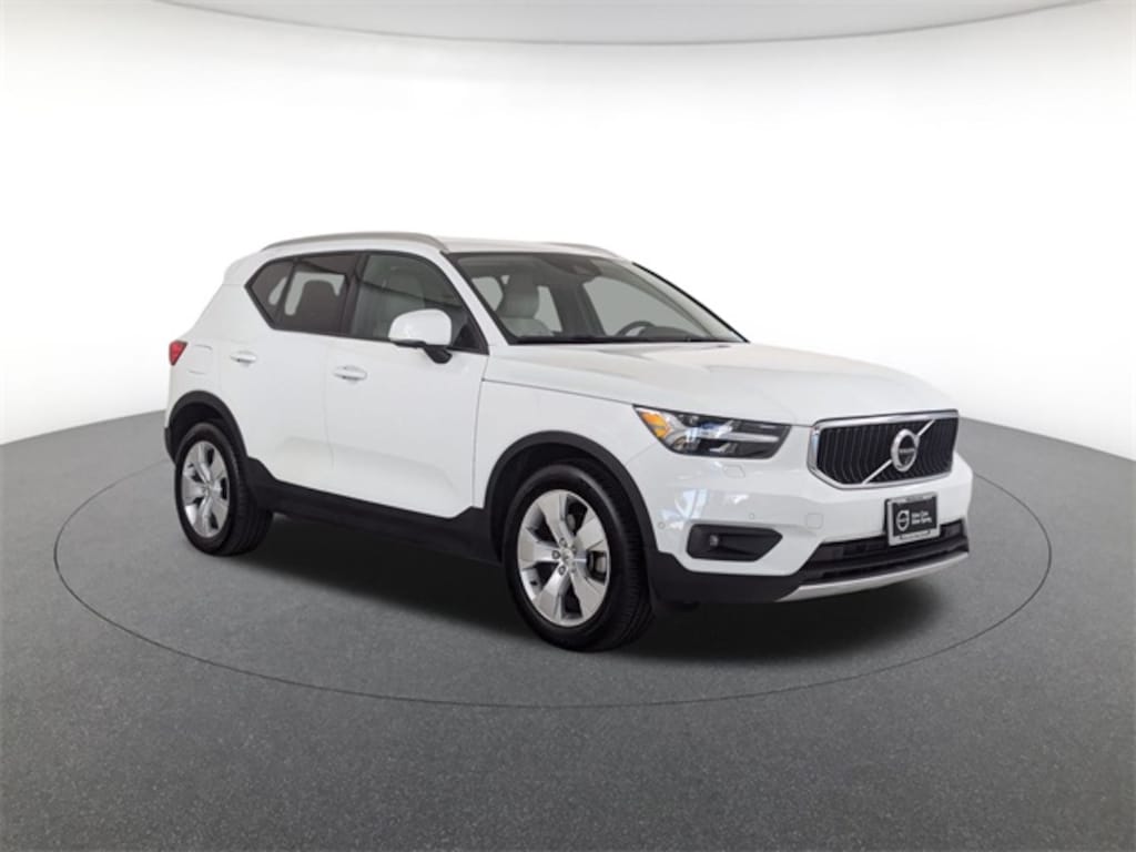 Used 2019 Volvo XC40 T5 Momentum SUV