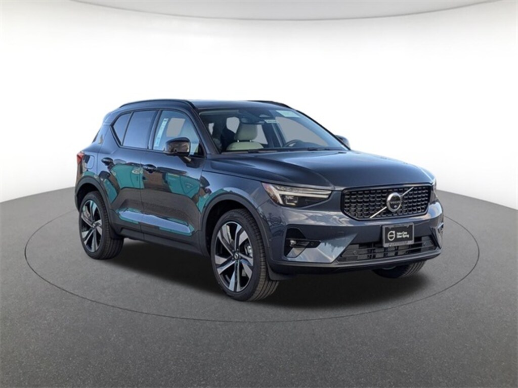 New 2026 Volvo XC40 B5 Ultra SUV