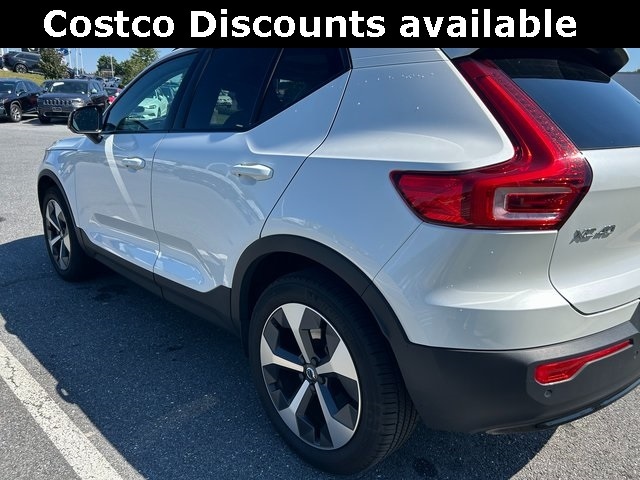 2024 Volvo XC40 B5 Core