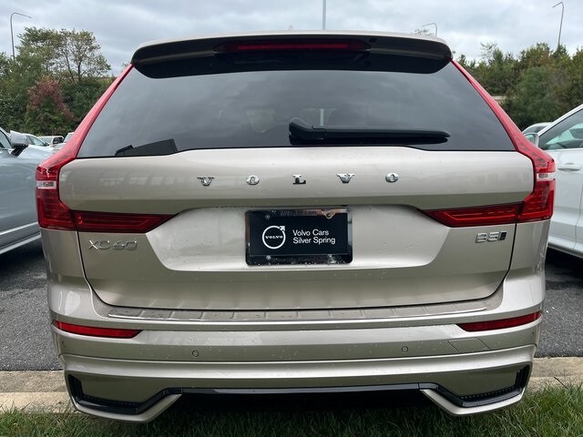 2023 Volvo XC60 B5 Plus photo 3
