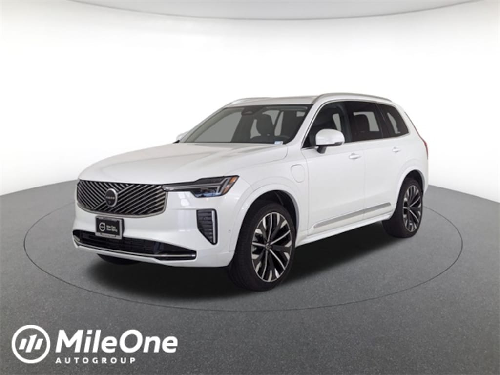 Certified 2025 Volvo XC90 plug-in hybrid T8 (2025.5) Plus 7-Seater SUV