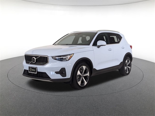 2025 Volvo XC40