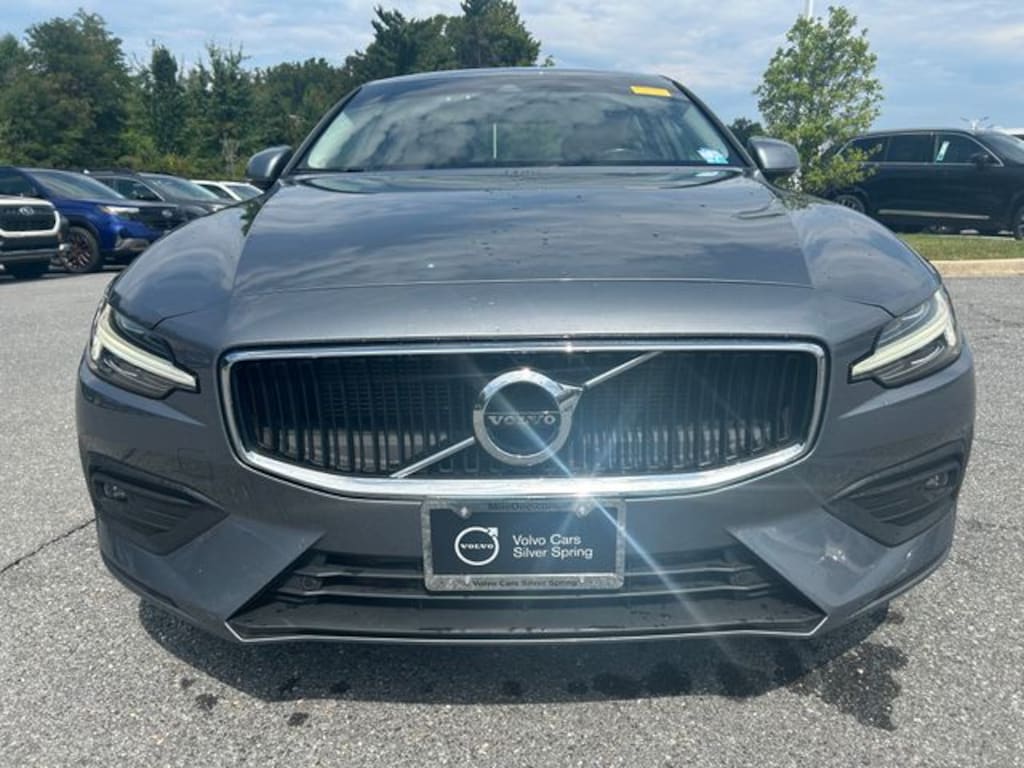 Used 2021 Volvo S60 T5 Momentum Sedan