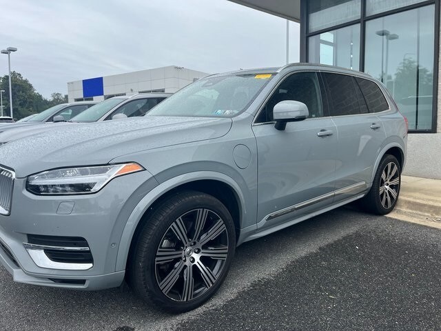 2024 Volvo XC90 T8 Plus photo 2