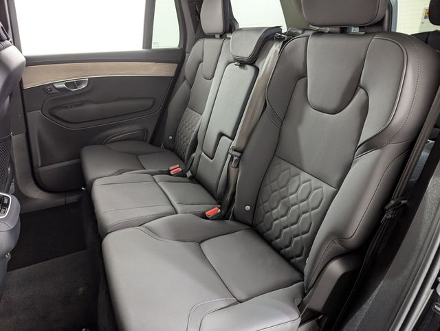 2026 Volvo XC90 Plus - Photo 17