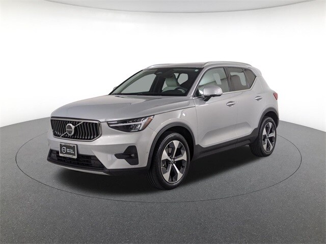 2023 Volvo XC40 B5 AWD Plus Bright SUV