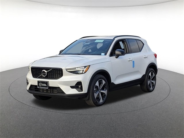 2026 Volvo XC40 Plus's photo