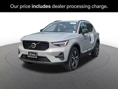 2026 Volvo XC40 B5 Core SUV