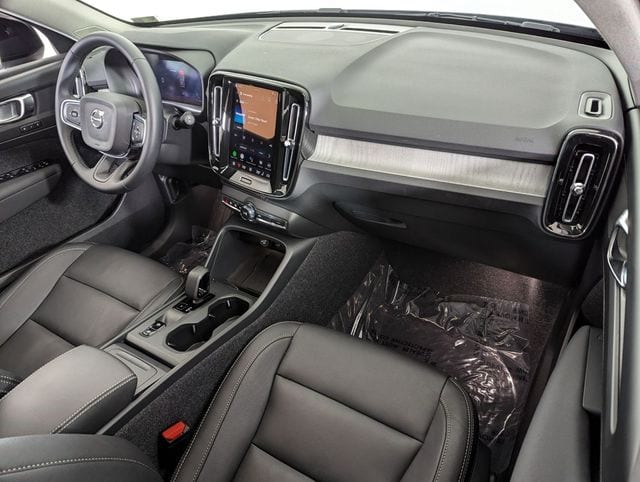 2026 Volvo XC40 Core - Photo 19