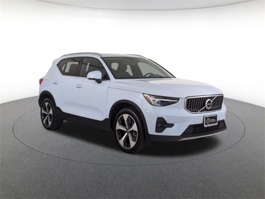 Certified 2025 Volvo XC40 B5 Plus Bright Theme SUV