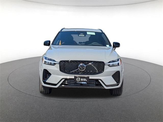 New 2026 Volvo XC60 plug-in hybrid SUV VIN: YV4H60RP6T1335602 For