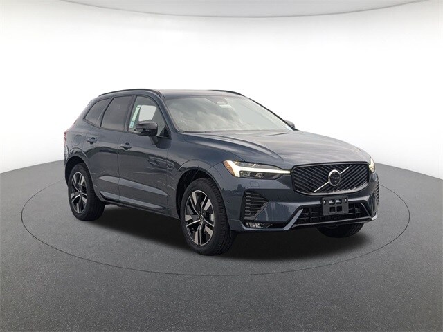 2026 Volvo XC60 B5 Plus photo 3