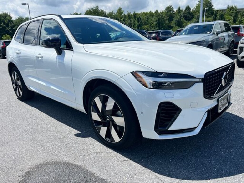 Used 2024 Volvo XC60 plug-in hybrid T8 Plus Dark SUV