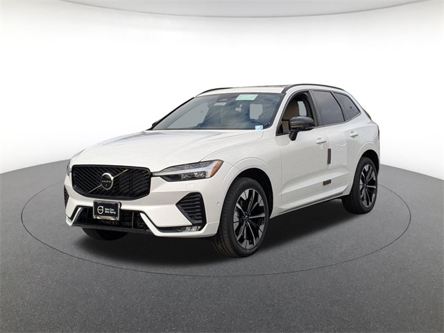 2026 Volvo XC60 Plus's photo