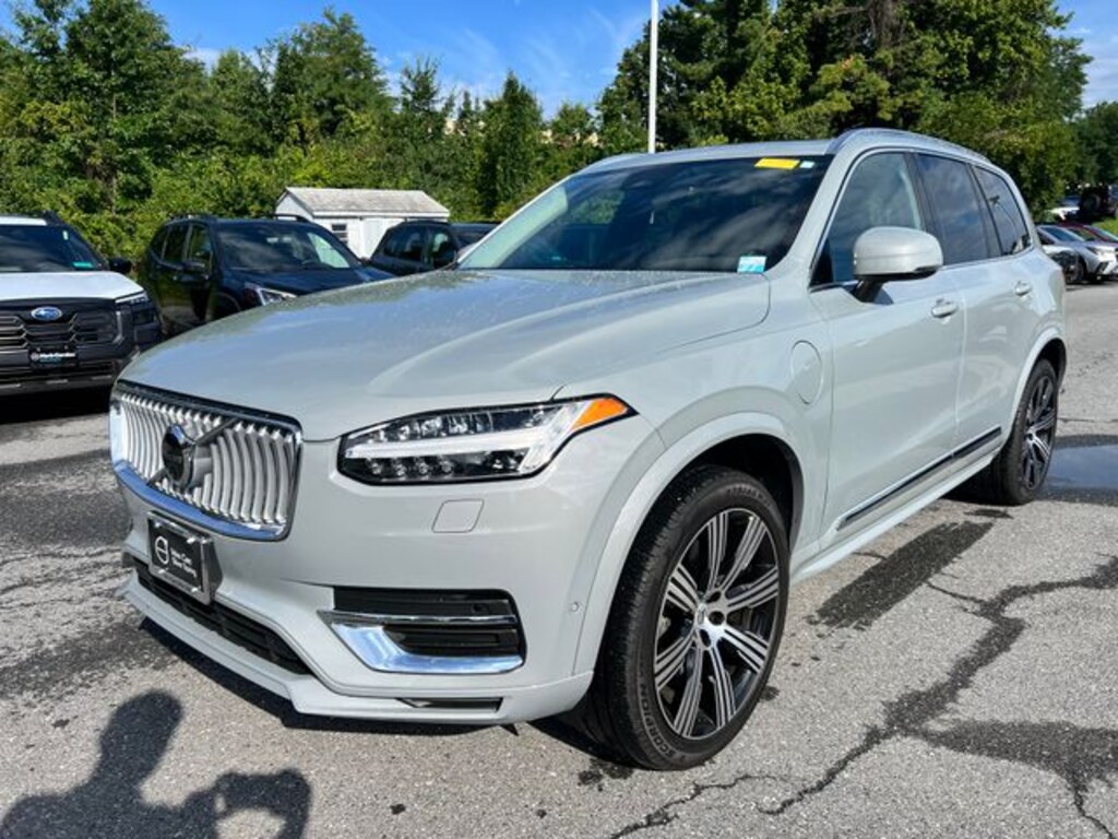 Certified 2025 Volvo XC90 plug-in hybrid T8 Plus 7-Seater SUV