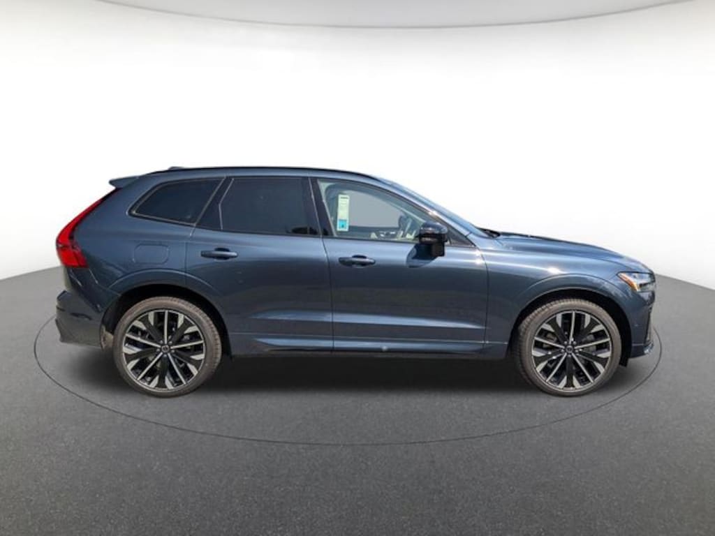 New 2026 Volvo XC60 plug-in hybrid T8 Ultra SUV