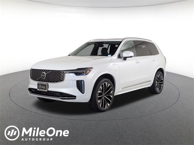 2025 Volvo XC90 Plus's photo