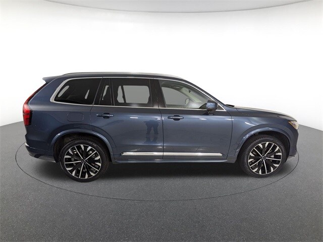 2025 Volvo XC90 Plus photo 4