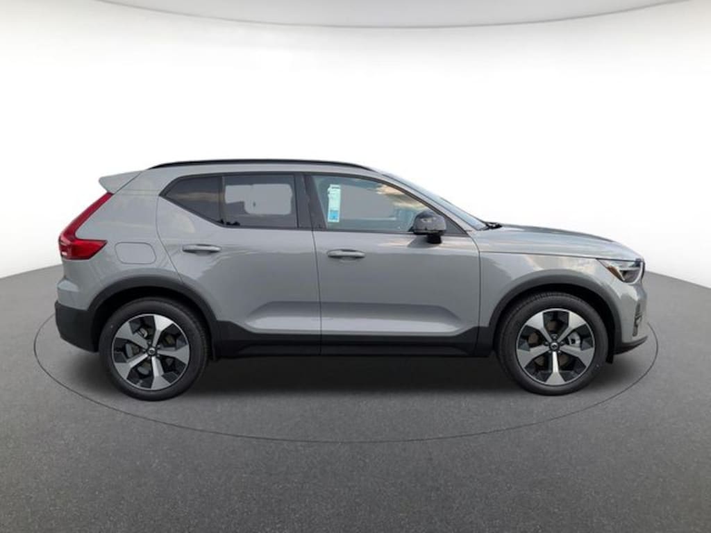 New 2026 Volvo XC40 B5 Plus SUV