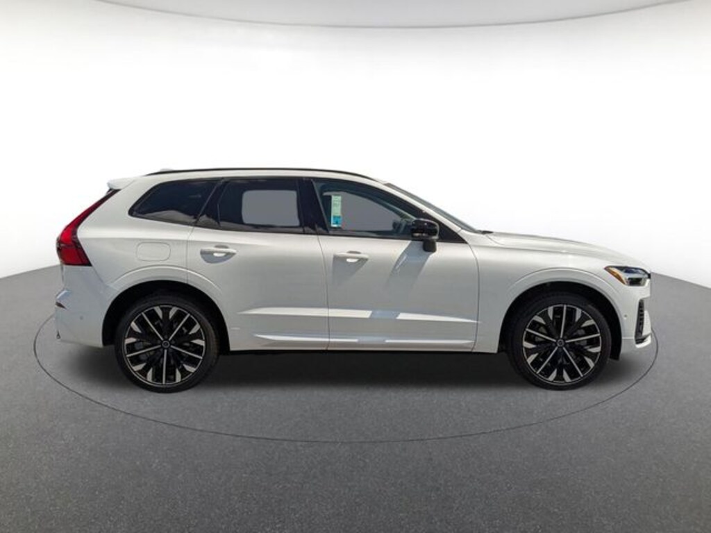 New 2026 Volvo XC60 plug-in hybrid T8 Ultra SUV