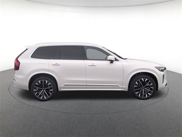 2026 Volvo XC90 Plus photo 3