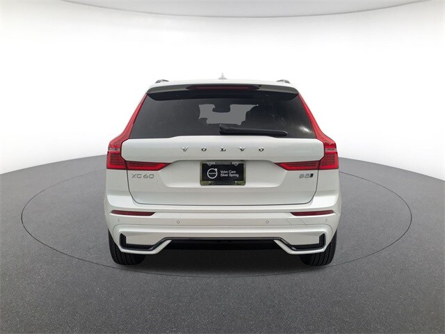 2025 Volvo XC60 B5 Plus photo 4