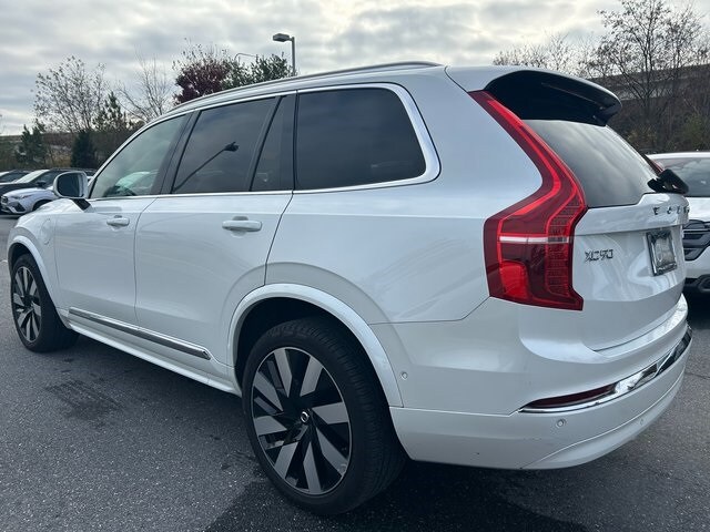 2024 Volvo XC90 T8 Ultimate photo 2