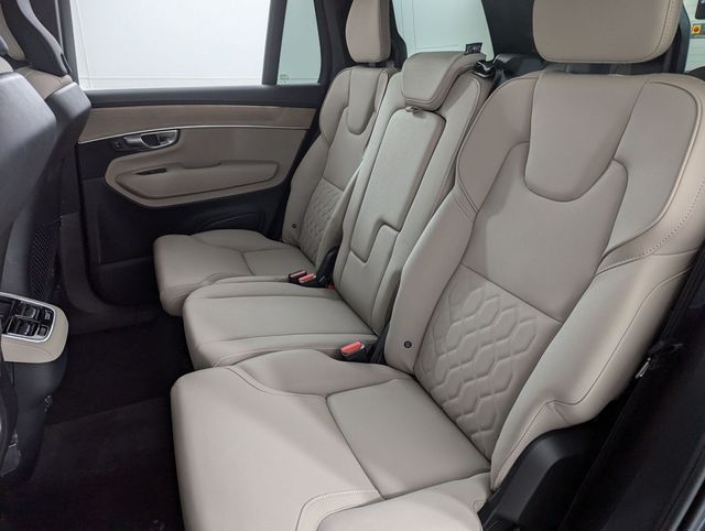 2026 Volvo XC90 Core - Photo 17