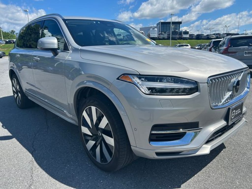 Certified 2025 Volvo XC90 plug-in hybrid T8 Plus 6-Seater SUV
