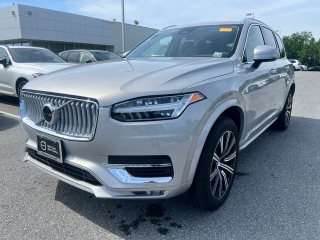 2025 Volvo XC90 B5 Core Bright 4WD's photo