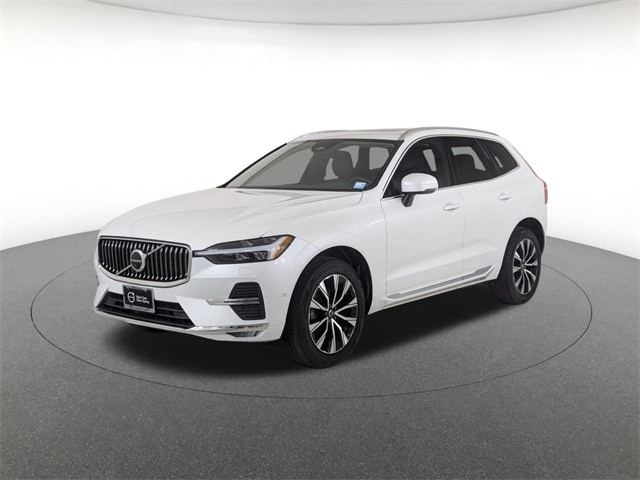 2023 Volvo XC60 Plus's photo