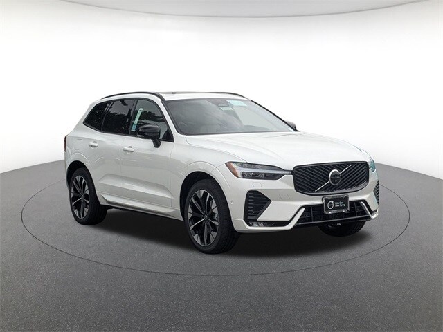 2026 Volvo XC60 B5 Plus photo 3