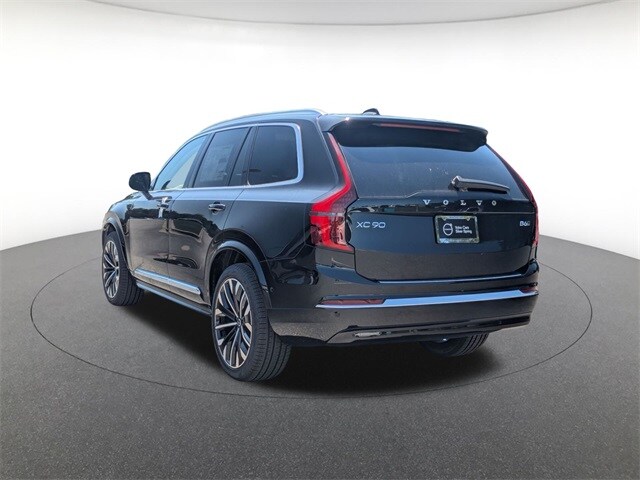 2026 Volvo XC90 Plus photo 3