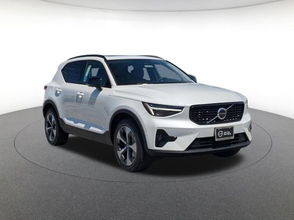 New 2026 Volvo XC40 B5 Plus SUV