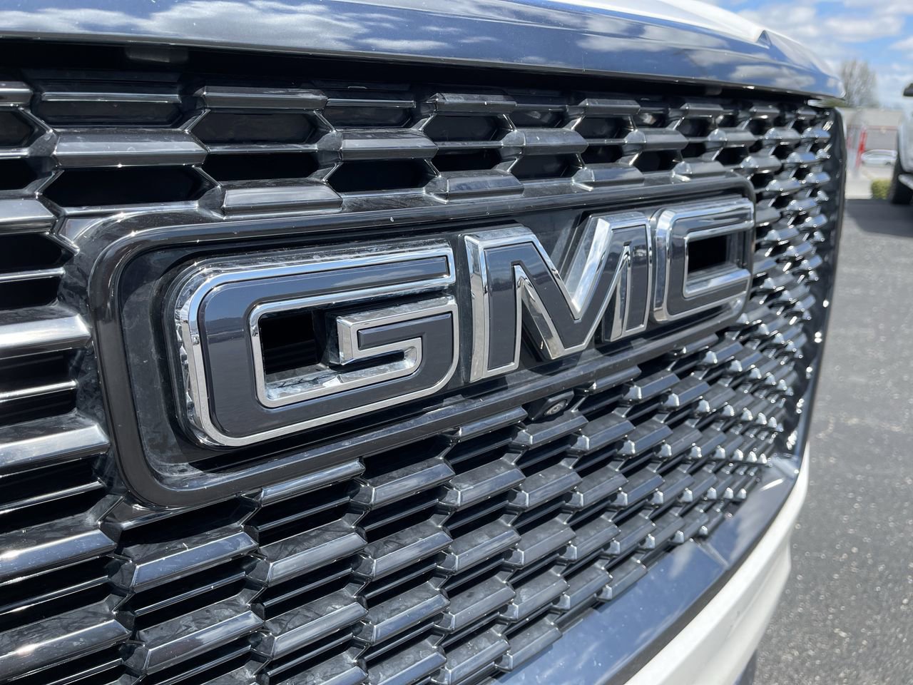 2024 GMC Yukon Denali Ultimate - Photo 32