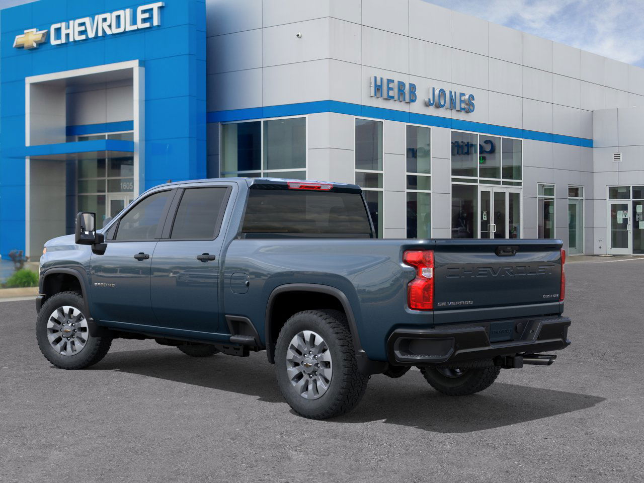 2025 Chevrolet Silverado 2500HD Custom photo 3
