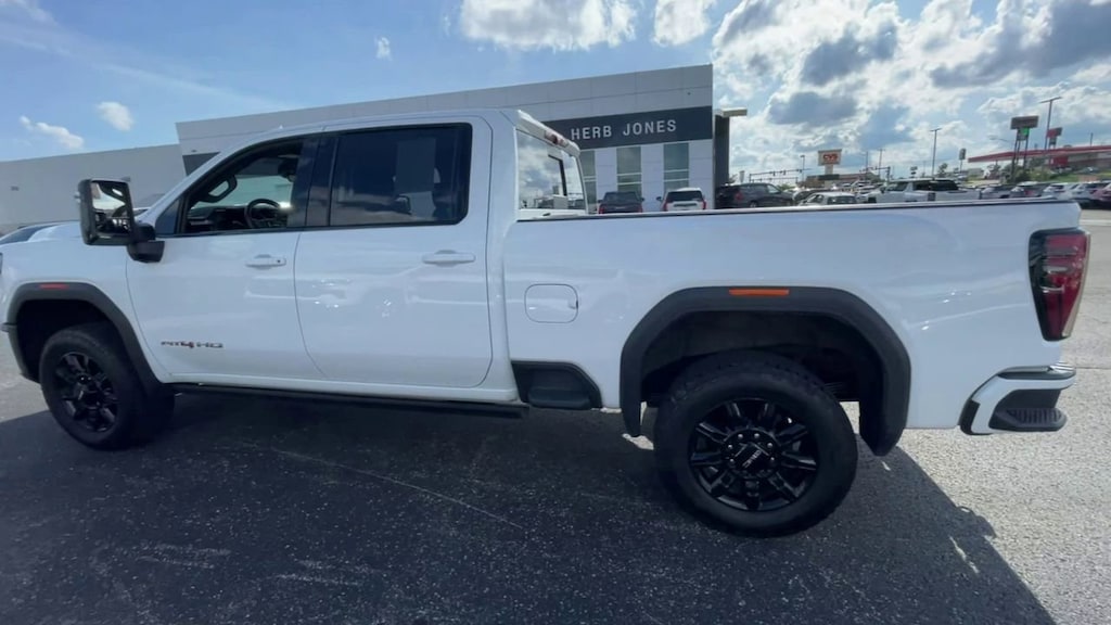 Used 2024 GMC Sierra 2500 HD AT4 Truck