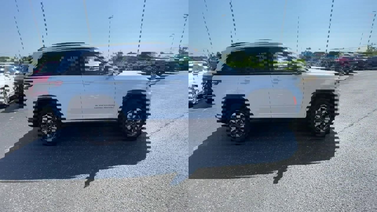1C4RJYB65RC115306
