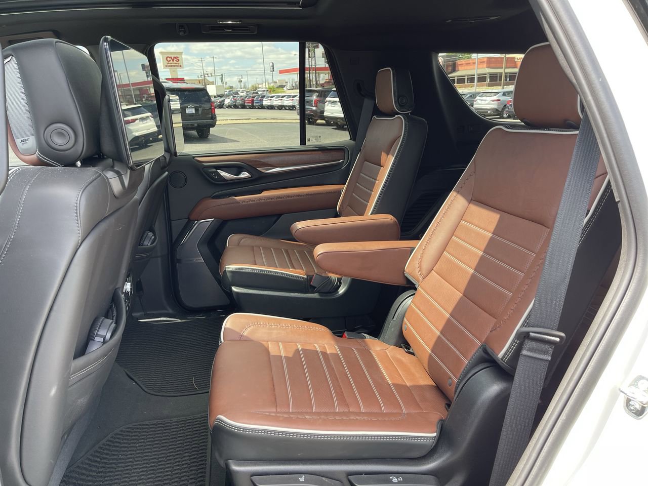 2024 GMC Yukon Denali Ultimate - Photo 26