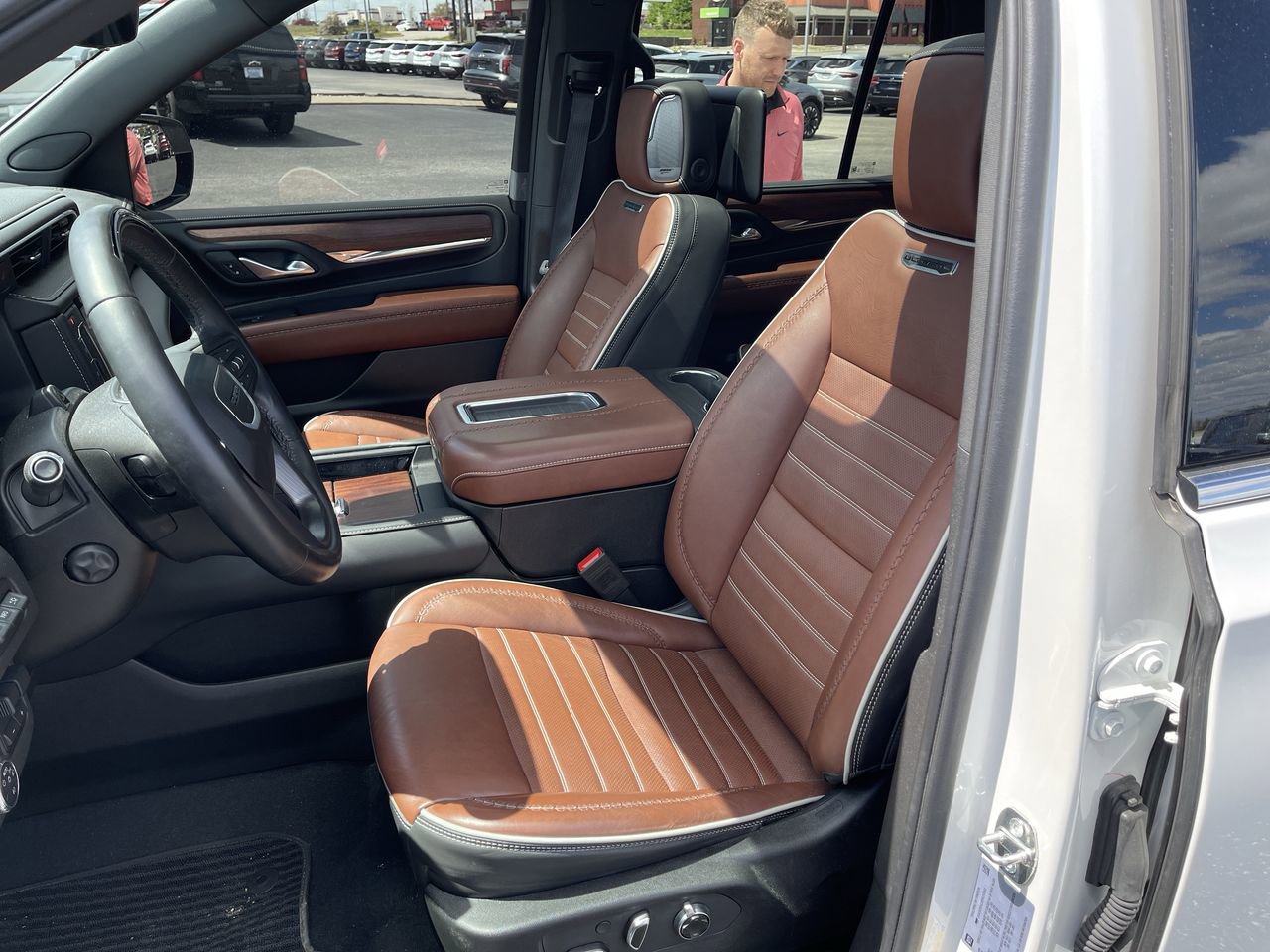 2024 GMC Yukon Denali Ultimate - Photo 20