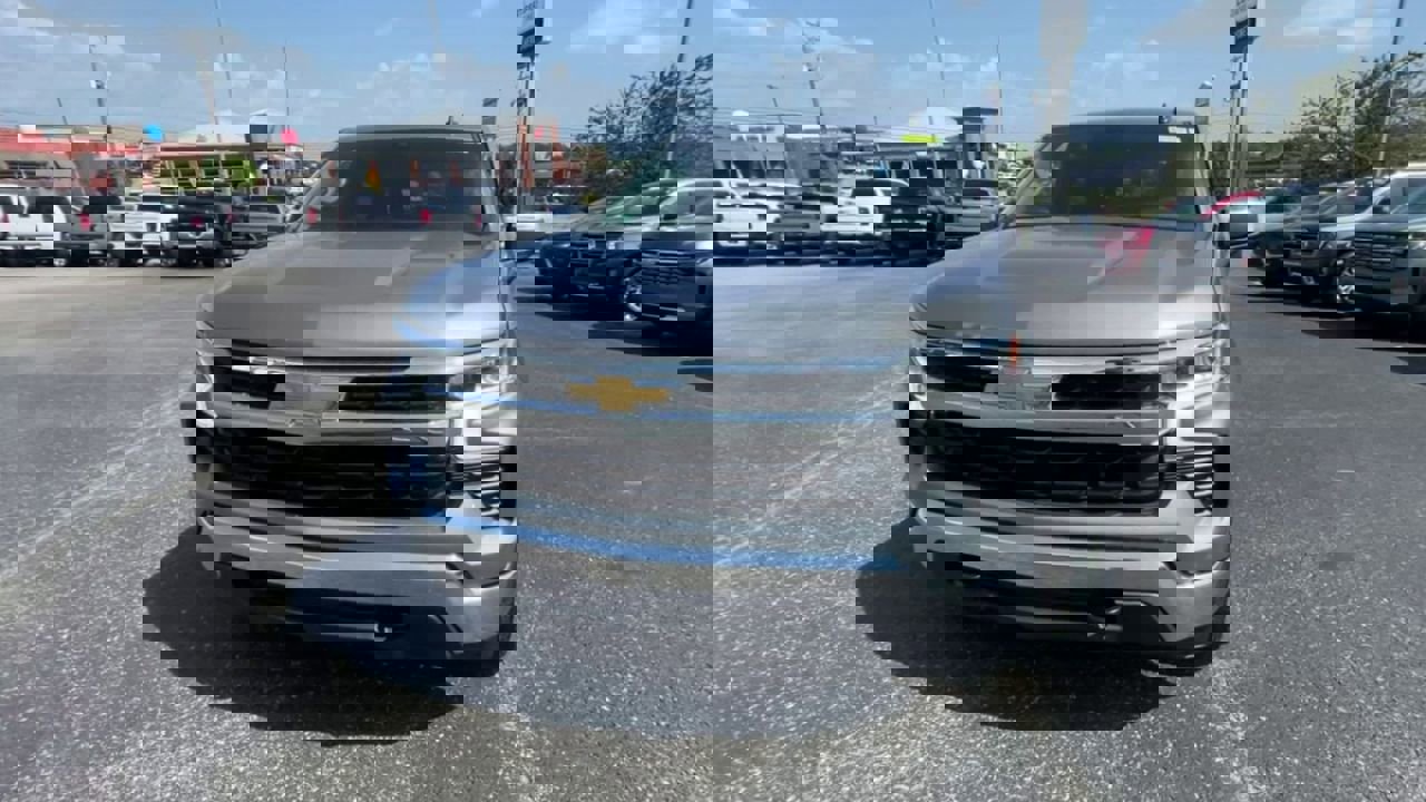2023 Chevrolet Silverado 1500 LT photo 4