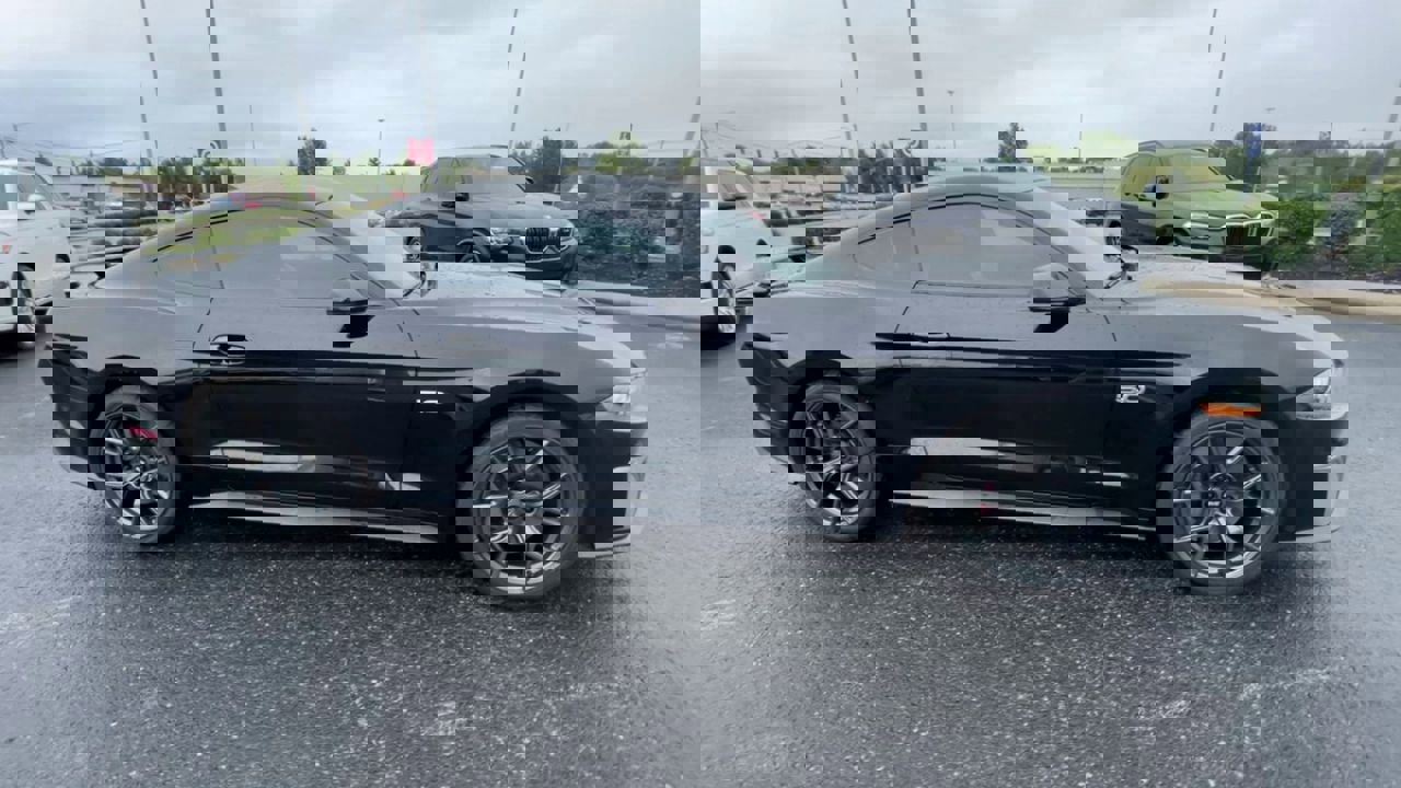 2020 Ford Mustang GT Premium photo 2